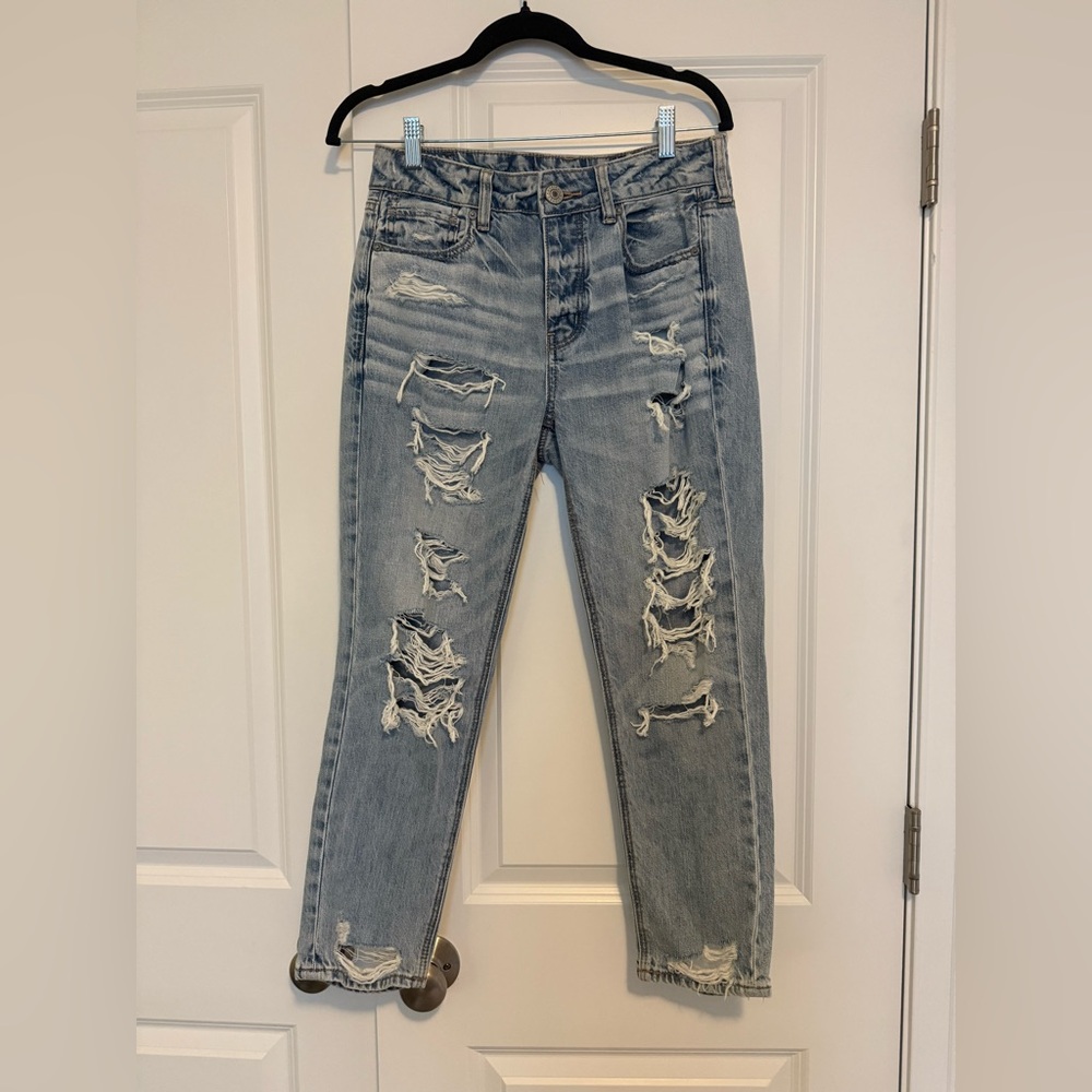 American Eagle Outfitters “Tomgirl”Distressed Jeans Size 4 XShort